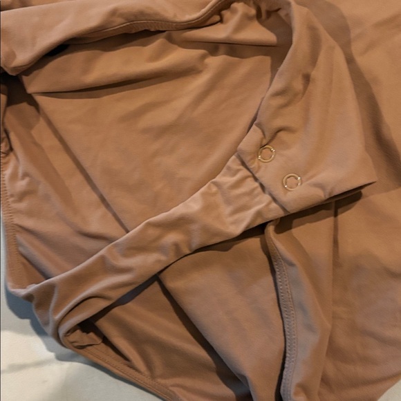 Victoria’s Secret tan high neck bodysuit small 834 - Picture 4 of 8